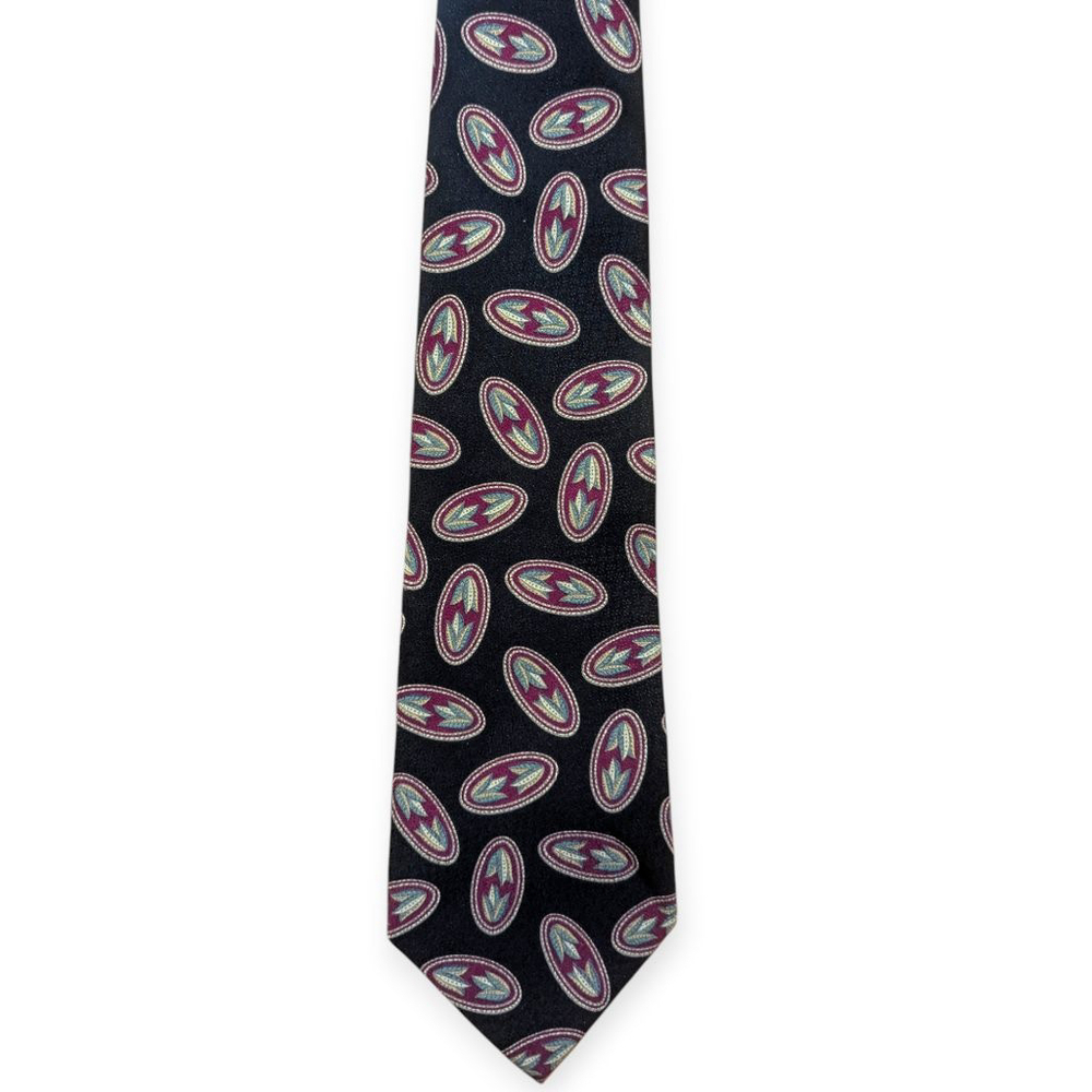 Burberrys Black Burgundy Pattern Silk Tie